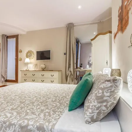 A Due Passi Dal Castello Apartamento *