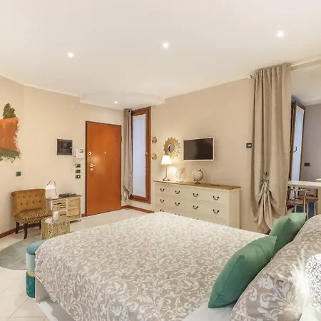 Appartement A Due Passi Dal Castello By Estensecollection *