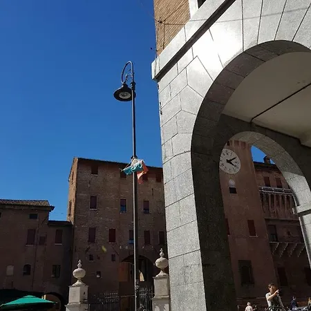 Apartment A Due Passi Dal Castello