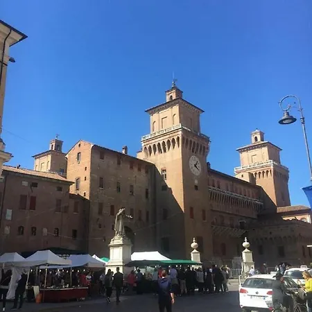 A Due Passi Dal Castello Apartment *