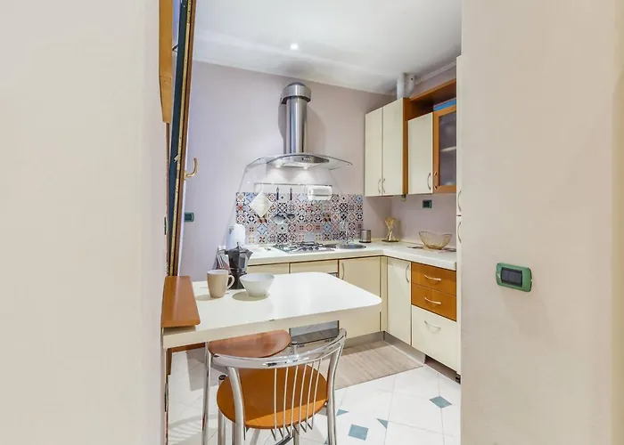 A Due Passi Dal Castello